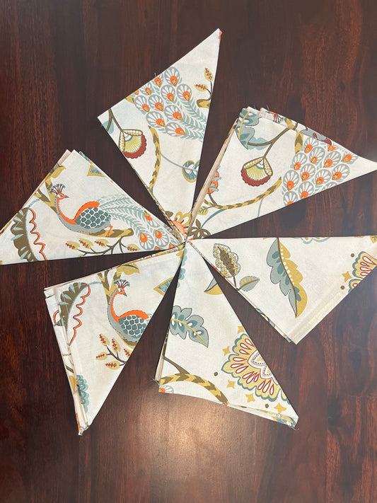 Decorative napkin set featuring a peacock and floral motif, elegant table linen (set of 6)