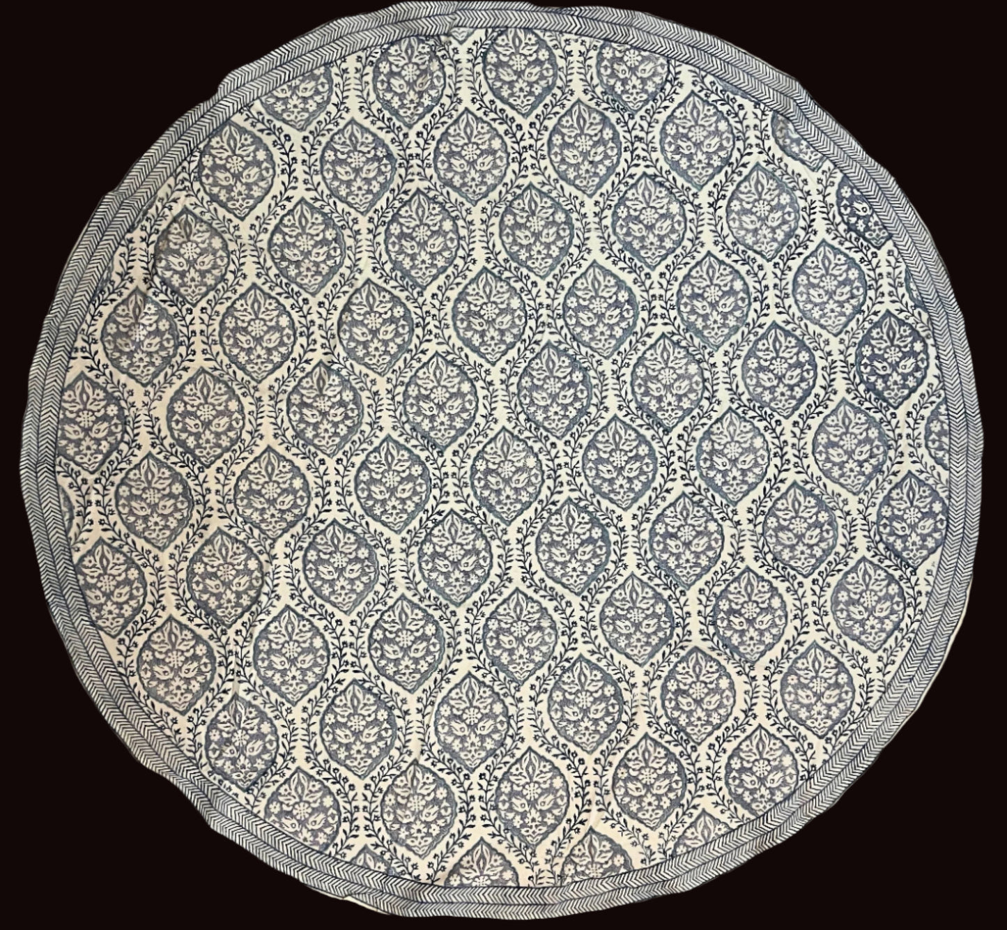 Elegant round table cover in grey and white, perfect for adding a sophisticated touch to any dining or coffee table